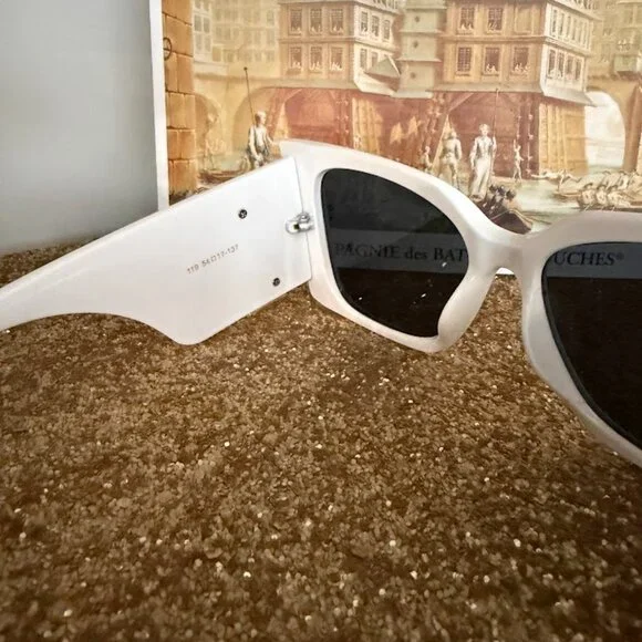 White Oversized Square Sunglasses Gold Logo Accent Chic Designer Style - Picture 4 of 7